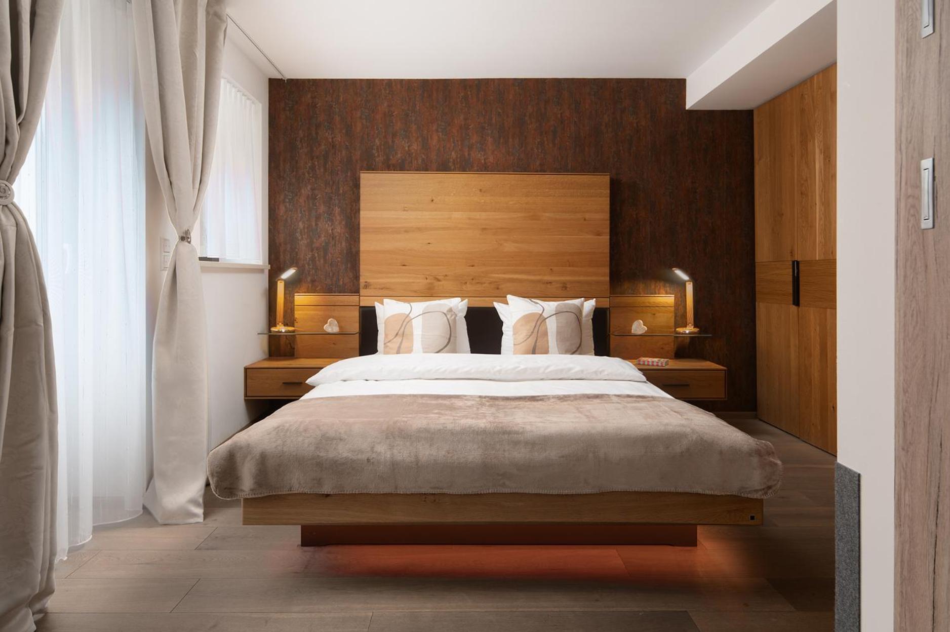 Hotel Vier Jahreszeiten An Der Therme & Kliniken Bad Krozingen Naehe Freiburg & Schwarzwald Ideal Fuer Wellness Kur & Business Ausfluege 24H Check In- Wlan & Parken Gratis Exterior photo
