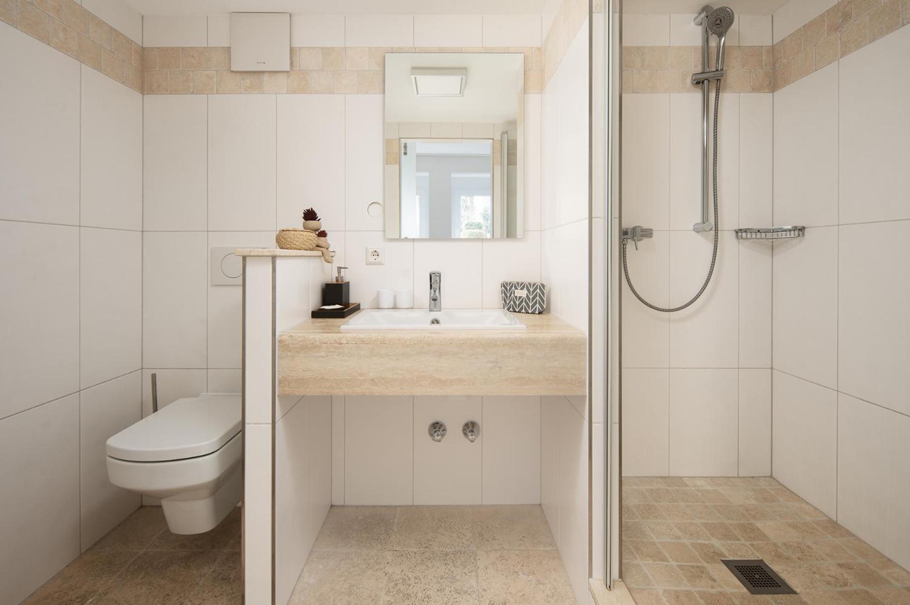 Hotel Vier Jahreszeiten An Der Therme & Kliniken Bad Krozingen Naehe Freiburg & Schwarzwald Ideal Fuer Wellness Kur & Business Ausfluege 24H Check In- Wlan & Parken Gratis Exterior photo