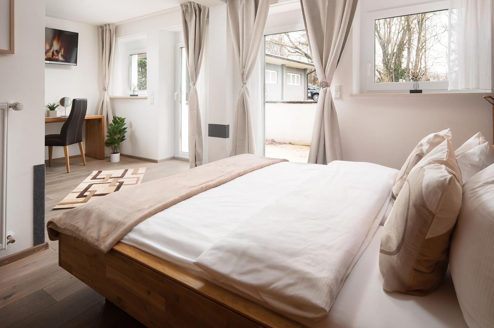 Hotel Vier Jahreszeiten An Der Therme & Kliniken Bad Krozingen Naehe Freiburg & Schwarzwald Ideal Fuer Wellness Kur & Business Ausfluege 24H Check In- Wlan & Parken Gratis Exterior photo